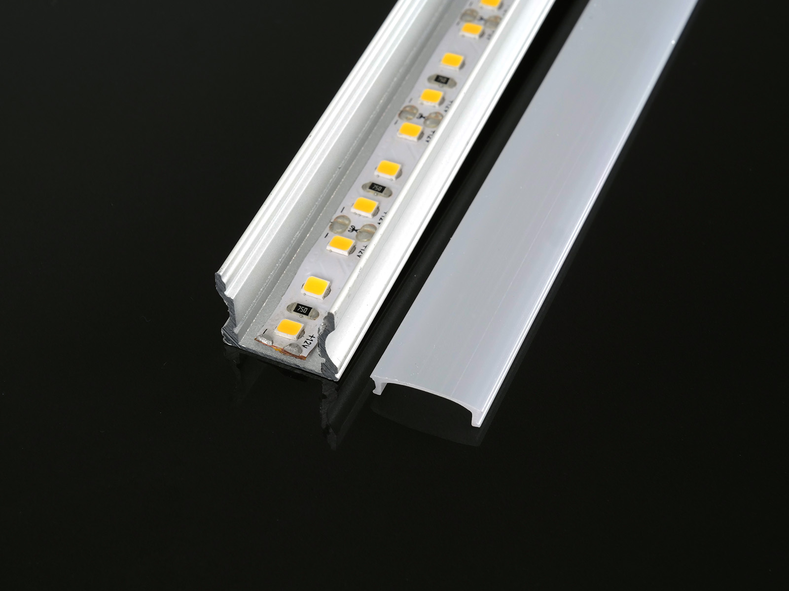 Profilo in Alluminio per Strip LED (Max l: 12,5mm) Colore Bianco 2000 x 17,2 x 14,4mm
